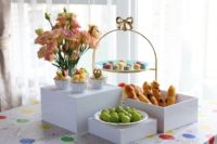 Cubes d'affichage de buffet de quadrate blanc de nidification de nourriture