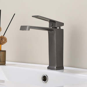 Grifo mezclador de lavabo de cascada, montaje en cubierta, cartucho de cerámica de latón cromado, mango único, corriente ancha, caliente y fría - Product Image 2