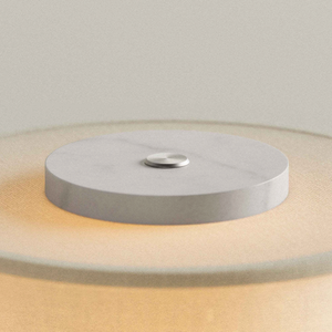 Lampe de table moderne et simple en marbre avec abat-jour en tissu, lampe de chevet LED à piles - Product Image 5