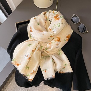Nuovissimo arrivo 2024 moda scialli stampati a fiori neri eleganti motivo floreale in morbido cotone viscosa sciarpe testa hijab - Product Image 2