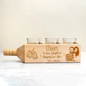 Portabottiglie in legno a forma di bottiglia per bicchierini e snack Custom scatola di vino in legno