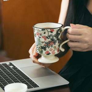 Mug en céramique au design moderne, grande poignée, style britannique vintage, motif floral et d'oiseaux, capacité de 360 ml, tasse à café et à latte pour les fêtes - Product Image 2