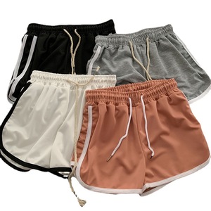 Pantalones cortos deportivos de verano de cintura alta para <span class=keywords><strong>mujer</strong></span> Logotipo personalizado Estilo coreano Pantalones cortos casuales de cintura elástica Ajuste holgado Patrón caliente de moda - Product Image 1