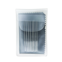 Étui de nettoyage portable pour aides auditives avec brosse intégrée, boucle à cire et miroir pour l'entretien quotidien