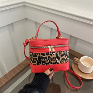 กระเป๋าสะพายข้างพิมพ์ลายเสือดาว PU นิ่มลำลองความจุขนาดใหญ่กระเป๋าสะพายไหล่แฟชั่นส่วนบุคคลกระเป๋าผู้หญิงคุณภาพสูง - Product Image 2