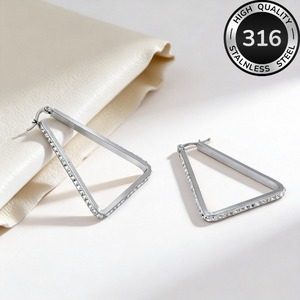 Boucles d'oreilles en or en forme de diamant, best-seller transfrontalier, avec diamants, style niche, luxe léger et sensation haut de gamme, très tendance - Product Image 6