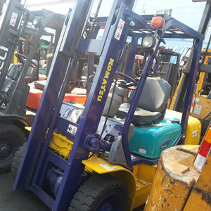 Montacargas Diésel Komatsu FD30 Usado Original de 3 Toneladas con Mástil de Tres Etapas en Excelentes Condiciones de Funcionamiento a Precio Competitivo - Product Image 1