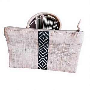 Bolso Tote de Rafia Estilo Rabane Artesanal con Cierre de Botón, Forro de Penja y Detalles de Cuero - Uso Diario - Product Image 2