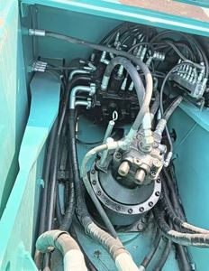 รถขุดโคเบลโก้ 210 มือสองจากญี่ปุ่น พร้อมบุ้งกี๋ เครื่องยนต์ เกียร์ มอเตอร์ ความจุ 1.0 เมตร น้ำหนักใช้งาน 26 ตัน ชั่วโมงการทำงานต่ำ - Product Image 5