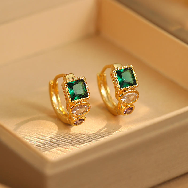 สีเขียว