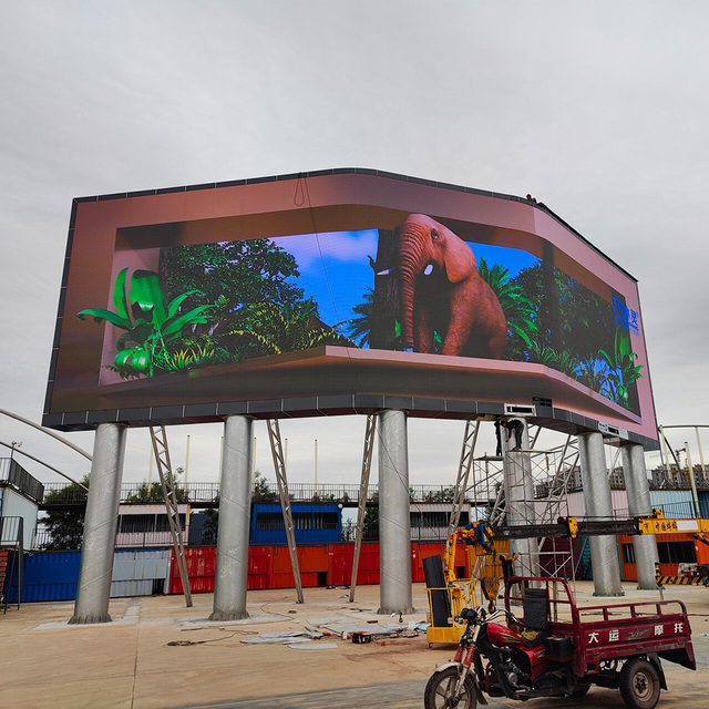 Hot Selling Digital Advertising Billboard Naked Eye 3D IP65 Waterproof High Contrast P6.67 P10 Outdoor LED Display