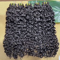 Grosir bundel rambut keriting birai mentah tidak diproses rambut manusia Virgin kain rambut keriting India goyang ekstensi rambut