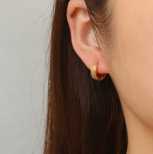 Pendientes de aro de acero inoxidable unisex Pendientes de aro vegano esmerilado estilo <span class=keywords><strong>punk</strong></span> para hombre que combinan con todo - Product Image 4