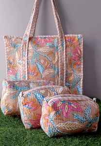 Ensemble sac fourre-tout matelassé fleuri et trousse de maquillage, fait main en coton, organiseur de voyage, sacs cosmétiques, cadeau pour elle - Product Image 2