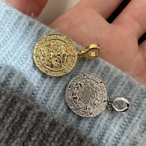 Nuevo Colgante Pixiu de Plata Pura S925 Estilo Chino con Diseño Personalizado, Tallado de Lujo y Seguro, Venta al por Mayor - Product Image 1