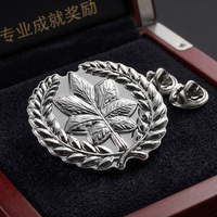 Épingles à revers personnalisées sans minimum de commande, avec gaufrage 3D exquis, motif feuille de couronne de laurier, badges personnalisés avec logo pour vêtements ou chapeaux