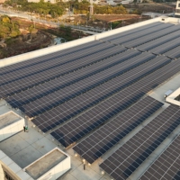 Sistema de Montaje de Paneles Solares Fotovoltaicos de Acero Galvanizado por Inmersión en Caliente de Grado MW Pre-ingenierizado para Proyectos en Suelos y Techos Planos