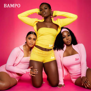 Set 2 pezzi di abbigliamento estivo da <span class=keywords><strong>donna</strong></span> su misura in <span class=keywords><strong>cotone</strong></span> Y2K Top in <span class=keywords><strong>cotone</strong></span> e ripiegate su Shorts svasati due pezzi Set da salotto abbigliamento <span class=keywords><strong>donna</strong></span> - Product Image 6