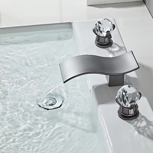 Keran Kamar Mandi Modern Elegan 3 Lubang dengan 3 Tuas Kristal, Keran Wastafel Model Waterfall 3 Bagian untuk Ruang Tamu - Product Image 5
