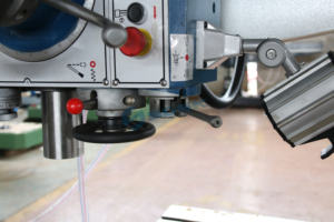 <span class=keywords><strong>Perceuse</strong></span> de presse d'établi à grande vitesse <span class=keywords><strong>perceuse</strong></span> à bras radial industriel Z3050 * 16 alimentation automatique intégrée pour le taraudage et le perçage - Product Image 3