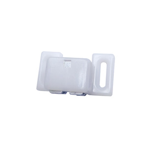 Loquets magnétiques dissimulés 44,5x24x22H en fer et PP, design minimaliste pour attaches de portes d'armoires - Product Image 4