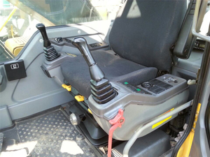 Excavatrices Volvo d'occasion à prix avantageux : modèles EC140, EC350DL, EC140BLC, 240BLC, 290BLC, 360BLC en excellent état, disponibles en stock et en promotion. - Product Image 4