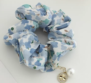 Colgante de perlas y diamantes de imitación estampado con lazo de intestino grande, lazo para el cabello y lazo de intestino. - Product Image 3