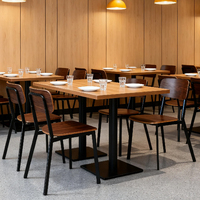 Ensemble de table et chaises de restaurant industriel empilables, structure en métal, plateau en bois, mobilier de salle à manger pour hôtel, restauration rapide, café