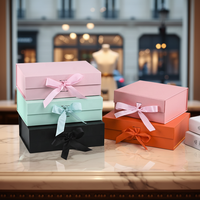 Boîte cadeau pliable avec ruban et design haut de gamme, boîtes personnalisées avec logo