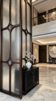 Paravent de séparation de pièce en métal géométrique de luxe |   Cloison en laiton sur mesure pour hall d'hôtel, bureau, restaurant