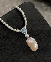 Nouvel Arrivage INS – Pendentif Tendance et Élégant en Or 14K Plaqué, Zircon Émeraude, Perle Baroque d'Eau Douce Naturelle de Grade AAAA Certifiée NGTC