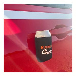 Manchon isotherme magnétique noir de haute qualité en néoprène pour canettes de bière 12 oz avec aimants, par sublimation - Product Image 1