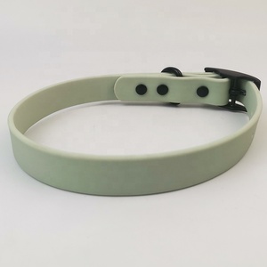 <span class=keywords><strong>Collar</strong></span> de perro de PVC personalizado de lujo de nuevo diseñador al por mayor y conjunto de correa impermeable suave con artículos personalizados para adiestrar mascotas - Product Image 4