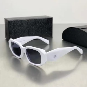<span class=keywords><strong>Lunettes</strong></span> <span class=keywords><strong>de</strong></span> <span class=keywords><strong>soleil</strong></span> <span class=keywords><strong>de</strong></span> protection <span class=keywords><strong>de</strong></span> marque <span class=keywords><strong>de</strong></span> rayons polygonaux <span class=keywords><strong>de</strong></span> haute qualité 17w <span class=keywords><strong>lunettes</strong></span> <span class=keywords><strong>de</strong></span> <span class=keywords><strong>soleil</strong></span> pour femmes chères <span class=keywords><strong>de</strong></span> luxe rétro à la mode - Product Image 4