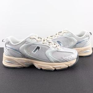 รองเท้าดีไซน์เนอร์คุณภาพสูงทุกฤดูกาล สำหรับกิจกรรมกลางแจ้ง ป้องกันเชื้อรา บรรจุภัณฑ์แบบยกแพ็ค รองเท้าทรง Dad Shoes - Product Image 2