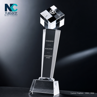 Trophée en cristal personnalisé avec gravure laser gratuite, styles et tailles variés pour les événements sportifs et d'entreprise