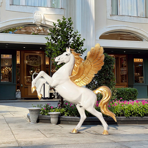 Tượng ngựa Pegasus trắng bán trực tiếp từ nhà máy, cánh vàng, thiết kế hiện đại sang trọng, chất liệu nhựa chịu được thời tiết, phù hợp trang trí sân vườn - Product Image 3