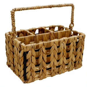 Nouveau design Panier porte-bouteille de vin tressé en jacinthe d'eau avec cadre en fer et poignée portable pour pique-nique, bar et rangement d'assaisonnements - Product Image 1