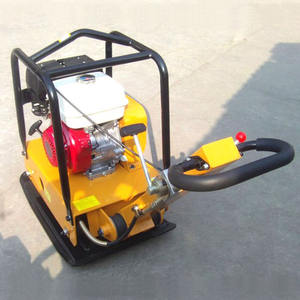 آلة ضغط اهتزاز لضغط الأساس صفيحة مسطحة تعمل بالبنزين يتم دفعها يدويًا - Product Image 3