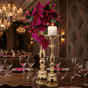 Bougeoir en métal personnalisé en laiton AK en forme de pilier fini or lot de 2 pour décor de restaurant/décor de fêtes - Product Image 1