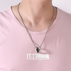 Collana da uomo hip-hop trendy con ciondolo geometrico a doppio anello intrecciato in acciaio inossidabile, catena lunga per maglione - Product Image 5