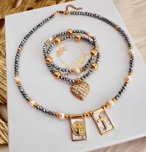 Collar Escapulario Hecho a Mano con Perlas de Agua Dulce y Cobre, Cruz de San Benito, Estilo Bohemio, Gargantilla con Cuentas de Semillas, Joyería para Mamá - Product Image 1