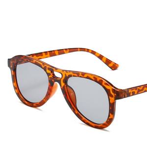 Lunettes de soleil vintage pour femmes, mode en gros 2025, logo personnalisé, léopard rétro, double faisceau, lunettes de soleil UV400 - Product Image 4