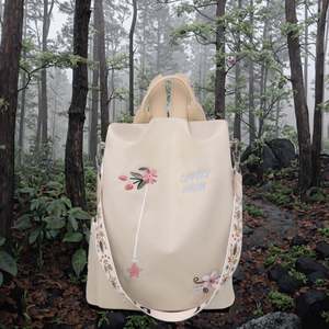 Bolsa de lujo para mujer para fiestas con tecnología RFID y puerto USB, fabricada directamente en Vietnam, modelo de venta al por mayor, tendencia de moda. - Product Image 2