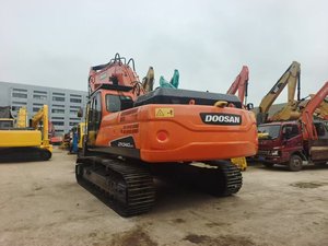 Excavatrice Doosan 340 DX340LC d'occasion, modèle 2022, poids opérationnel de 34 tonnes, capacité de la benne de 1,44 m, puissance de 202 kW, stock de base en Corée - Product Image 3