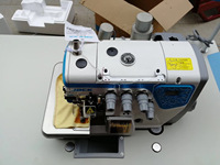 Machine à surjet Jack C3 automatique à grande vitesse à 3 fils d'occasion machine à coudre industrielle à point noué informatisé pour chemises