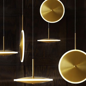 โคมไฟเพดานทรงยูเอฟโอสุดหรู สไตล์โพสต์โมเดิร์น ดีไซน์สร้างสรรค์ เรียบง่าย เหมาะสำหรับร้านกาแฟ เคาน์เตอร์บาร์ ห้องรับประทานอาหาร ห้องนอน หรือใช้ในบ้าน - Product Image 3