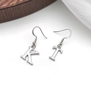 Nouveau produit en gros pendentif lettre de couleur de galvanoplastie Version coréenne pendentif en alliage de bricolage accessoires de bijoux lettres mignonnes - Product Image 4