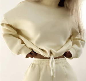 Sweat-shirt à capuche court personnalisé pour femmes Top Straight Jogger Sweatpants 2-Piece Fleece Outfits Sweatsuit Sets Casual Style - Product Image 1