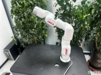 Nouveau bras robotisé de soudage industriel compact JAKA Mini2, charge utile de 2 kg, portée de 580 mm, compatible PLC, validation technique de précision R&D
